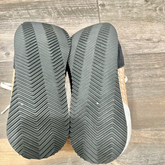 Loeflfler Randall Rio Perforated Tan Leather & Black Suede Sneaker Size 7 Women - Picture 9 of 11